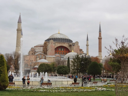 Hagia Sophia Mosque : Ayasofyai Kebir